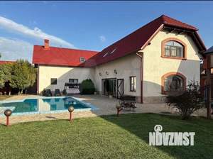 Дом 300м&sup2;, 2-этажный, посуточно, 