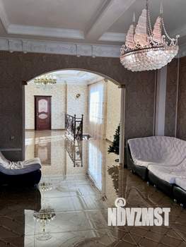 Дом 300м&sup2;, 3-этажный, посуточно, 