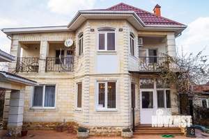 Дом 200м&sup2;, 2-этажный, на длительный срок, 