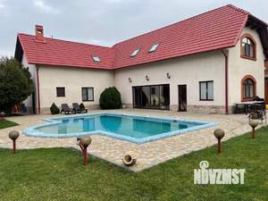 Дом 300м&sup2;, 2-этажный, посуточно, 