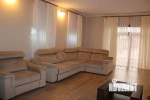 Дом 300м&sup2;, 2-этажный, посуточно, 