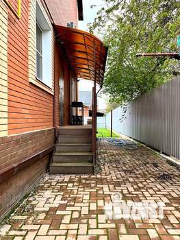 Дом 260м&sup2;, 3-этажный, на длительный срок, 