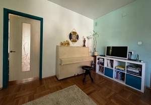 Дом 200м&sup2;, 2-этажный, на длительный срок, 