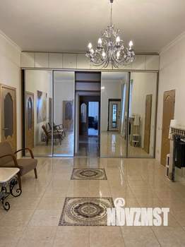 Дом 300м&sup2;, 2-этажный, посуточно, 