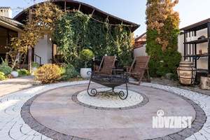 Дом 230м&sup2;, 2-этажный, на длительный срок, 