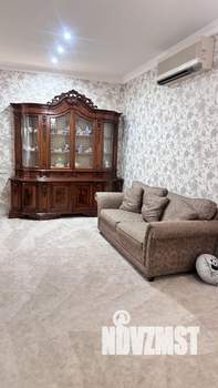 Коттедж 500м&sup2;, 3-этажный, на длительный срок, 