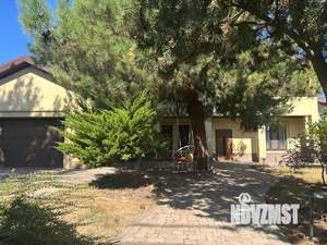 Дом 300м&sup2;, 2-этажный, на длительный срок, 