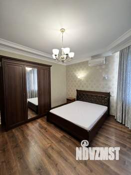 Коттедж 210м&sup2;, 3-этажный, на длительный срок, 