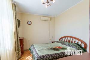 Дом 180м², 3-этажный, на длительный срок, 