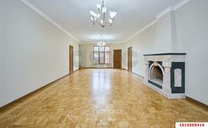 Дом 457м&sup2;, 2-этажный, на длительный срок, 