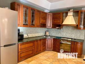 Дом 200м&sup2;, 2-этажный, посуточно, 