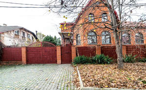 Дом 443м&sup2;, 2-этажный, на длительный срок, 