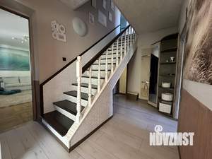 Коттедж 200м&sup2;, 2-этажный, на длительный срок, 