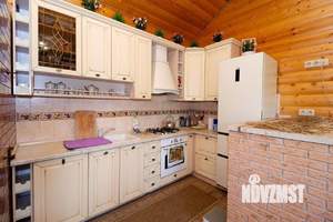 Дом 310м&sup2;, 3-этажный, на длительный срок, 