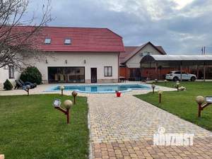 Дом 300м&sup2;, 2-этажный, посуточно, 