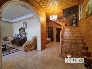 Дом 320м&sup2;, 2-этажный, на длительный срок, 