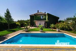 Дом 350м&sup2;, 2-этажный, посуточно, 