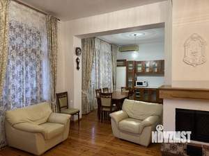 Дом 243м&sup2;, 2-этажный, на длительный срок, 