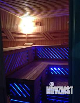 Дом 350м&sup2;, 3-этажный, посуточно, 