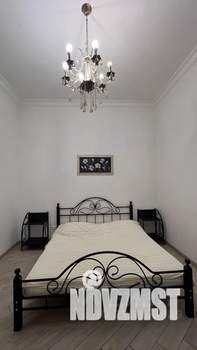 Дом 500м&sup2;, 3-этажный, посуточно, 