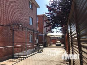 Коттедж 2650м², 3-этажный, на длительный срок, 