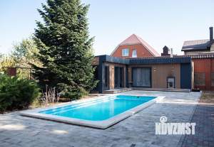 Дом 400м&sup2;, 2-этажный, посуточно, 