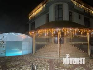 Дом 550м&sup2;, 3-этажный, посуточно, 