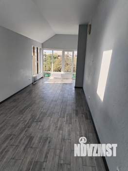 Дом 210м&sup2;, 3-этажный, на длительный срок, 