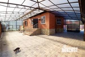 Дом 310м&sup2;, 3-этажный, на длительный срок, 