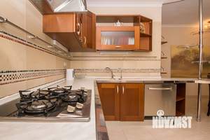 Дом 800м&sup2;, 2-этажный, посуточно, 