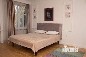 Дом 400м&sup2;, 2-этажный, посуточно, 