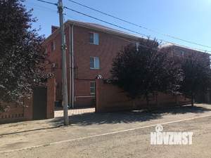 Коттедж 2650м², 3-этажный, на длительный срок, 
