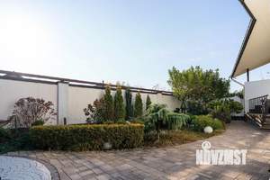 Дом 230м&sup2;, 2-этажный, на длительный срок, 