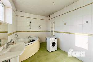 Дом 375м&sup2;, 3-этажный, на длительный срок, 