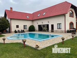 Дом 300м&sup2;, 2-этажный, посуточно, 