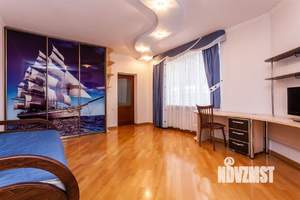 Дом 386м&sup2;, 3-этажный, участок 3 сот.  