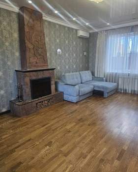 Дом 290м&sup2;, 3-этажный, участок 10 сот.  