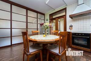 Дом 308м², 2-этажный, участок 8 сот.  