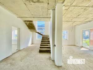 Дом 327м&sup2;, 2-этажный, участок 6 сот.  