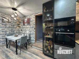 Дом 145м&sup2;, 2-этажный, участок 4 сот.  