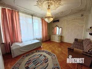 Дом 560м², 3-этажный, участок 14 сот.  