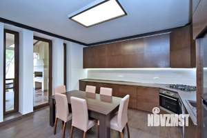 Дом 94м&sup2;, 2-этажный, участок 5 сот.  