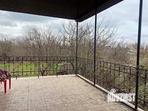 Дом 327м&sup2;, 3-этажный, участок 12 сот.  