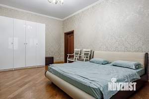 Дом 240м², 2-этажный, участок 3 сот.  