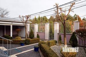 Дом 490м&sup2;, 2-этажный, участок 7 сот.  