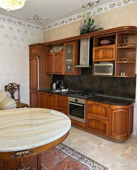 Дом 270м&sup2;, 2-этажный, участок 8 сот.  