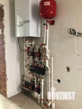 Дом 247м&sup2;, 2-этажный, участок 4 сот.  