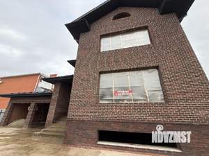 Дом 380м&sup2;, 3-этажный, участок 10 сот.  