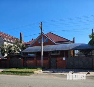 Дом 300м², 2-этажный, участок 10 сот.  