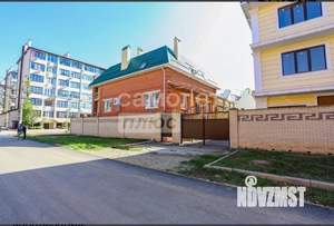 Коттедж 400м², 2-этажный, участок 3 сот.  